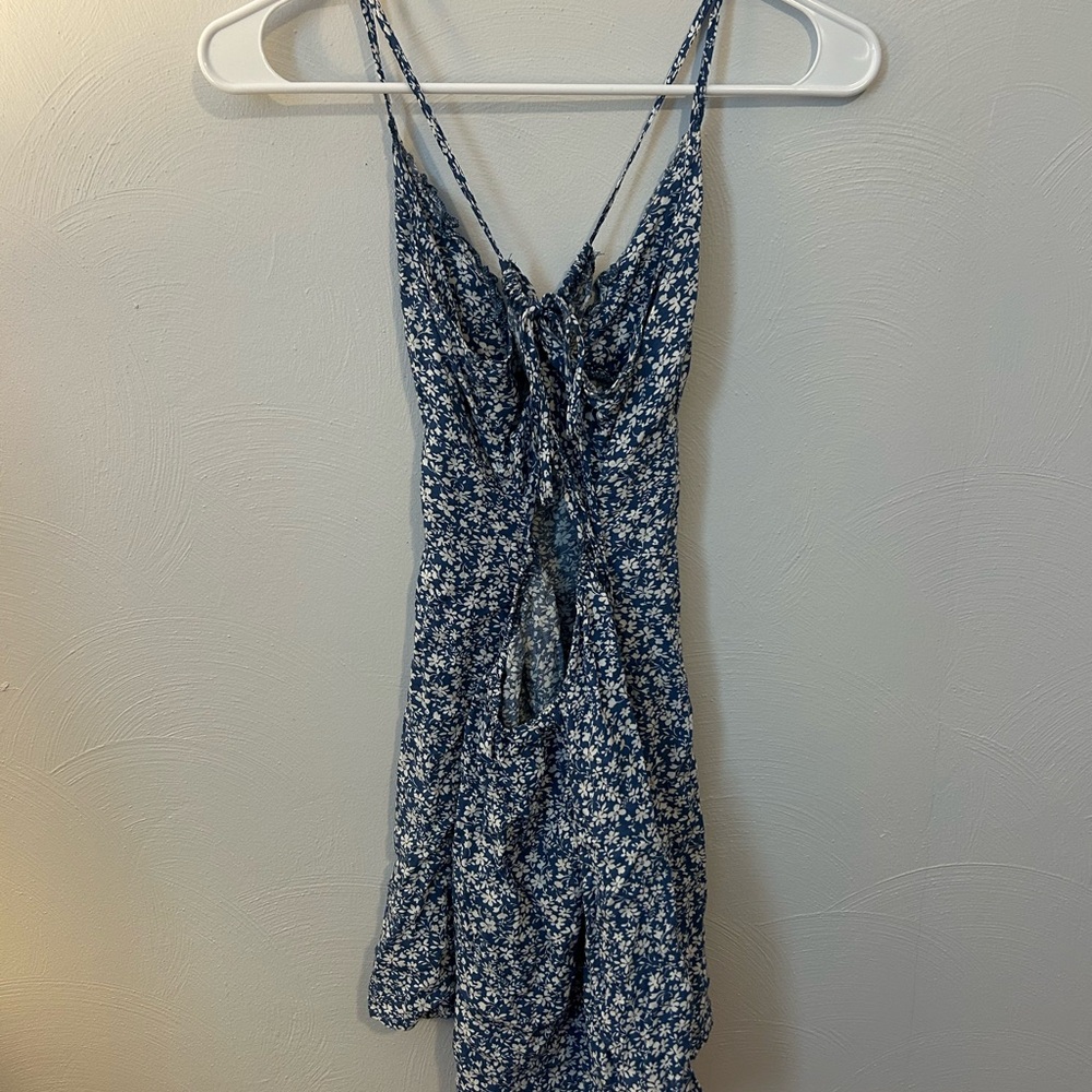 Floral Blue and White Dress - Picture 2 of 3